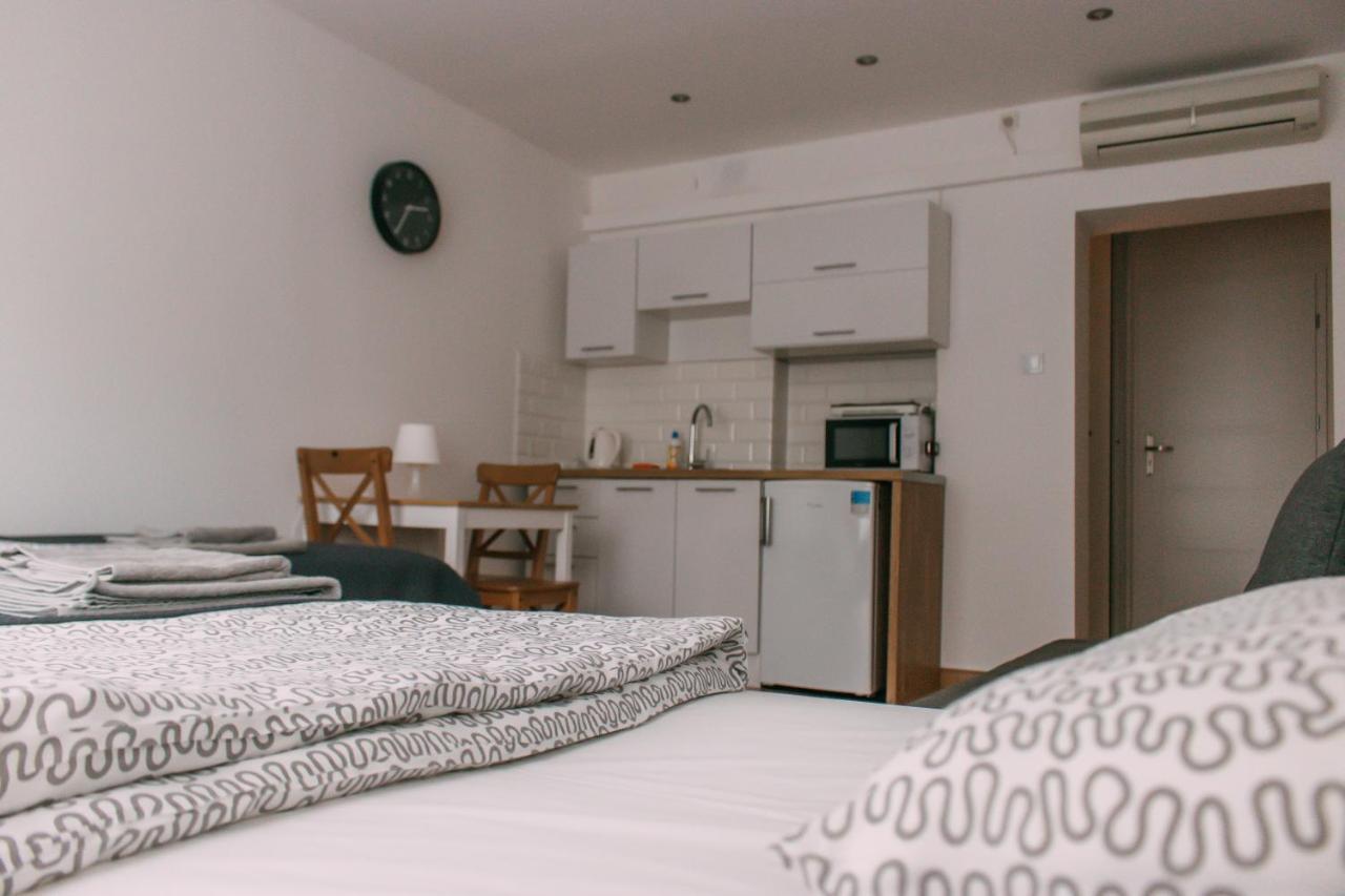 Pokoje Goscinne Przy Ogrodzie Staromiejskim Wroclaw Ngoại thất bức ảnh