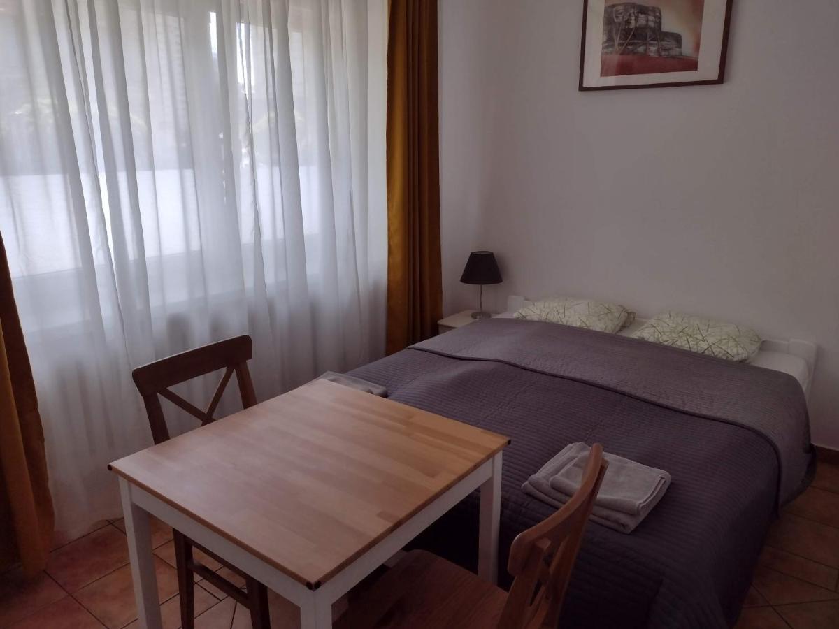 Pokoje Goscinne Przy Ogrodzie Staromiejskim Wroclaw Ngoại thất bức ảnh