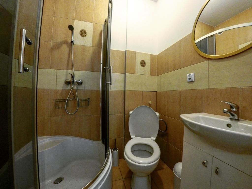 Pokoje Goscinne Przy Ogrodzie Staromiejskim Wroclaw Ngoại thất bức ảnh