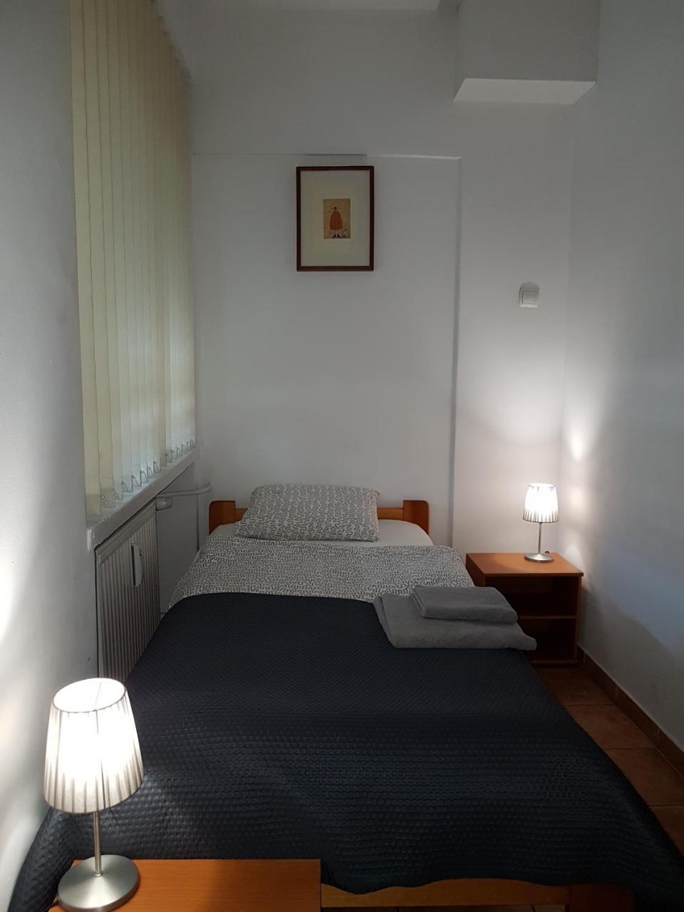 Pokoje Goscinne Przy Ogrodzie Staromiejskim Wroclaw Ngoại thất bức ảnh